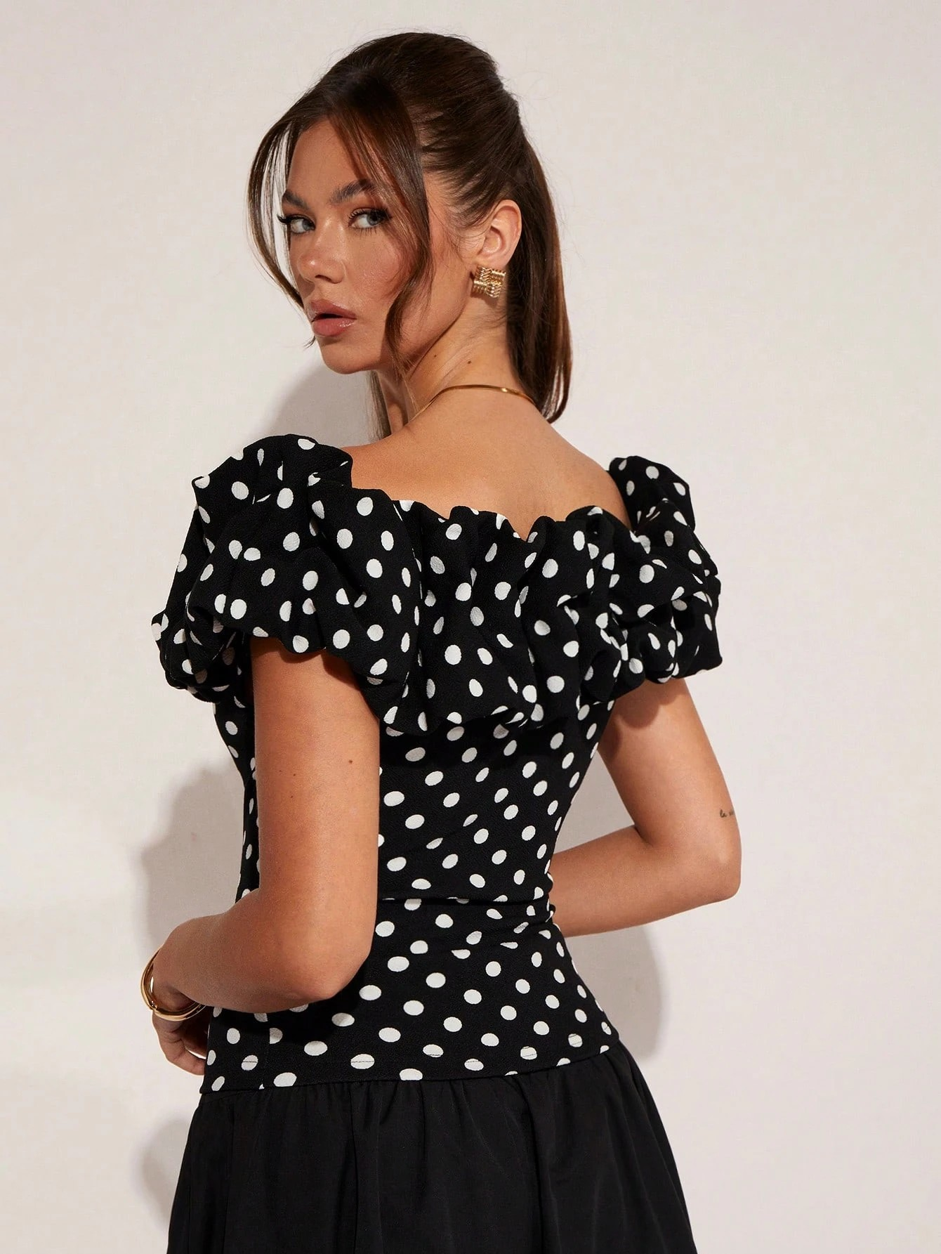 Top élégant à épaules dénudées à pois pour femmes