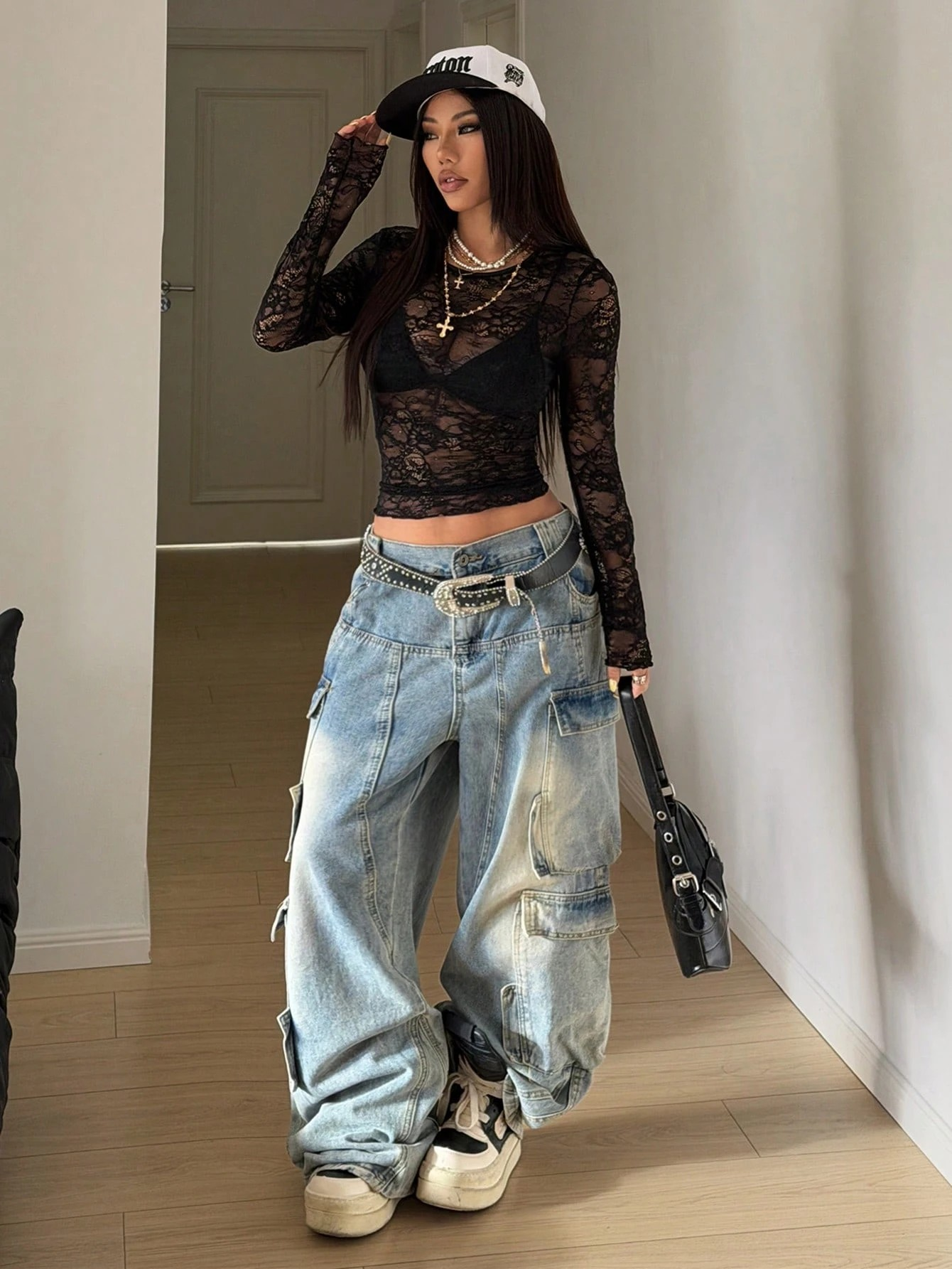 Blouse longue à col rond en dentelle transparente noire pour femmes